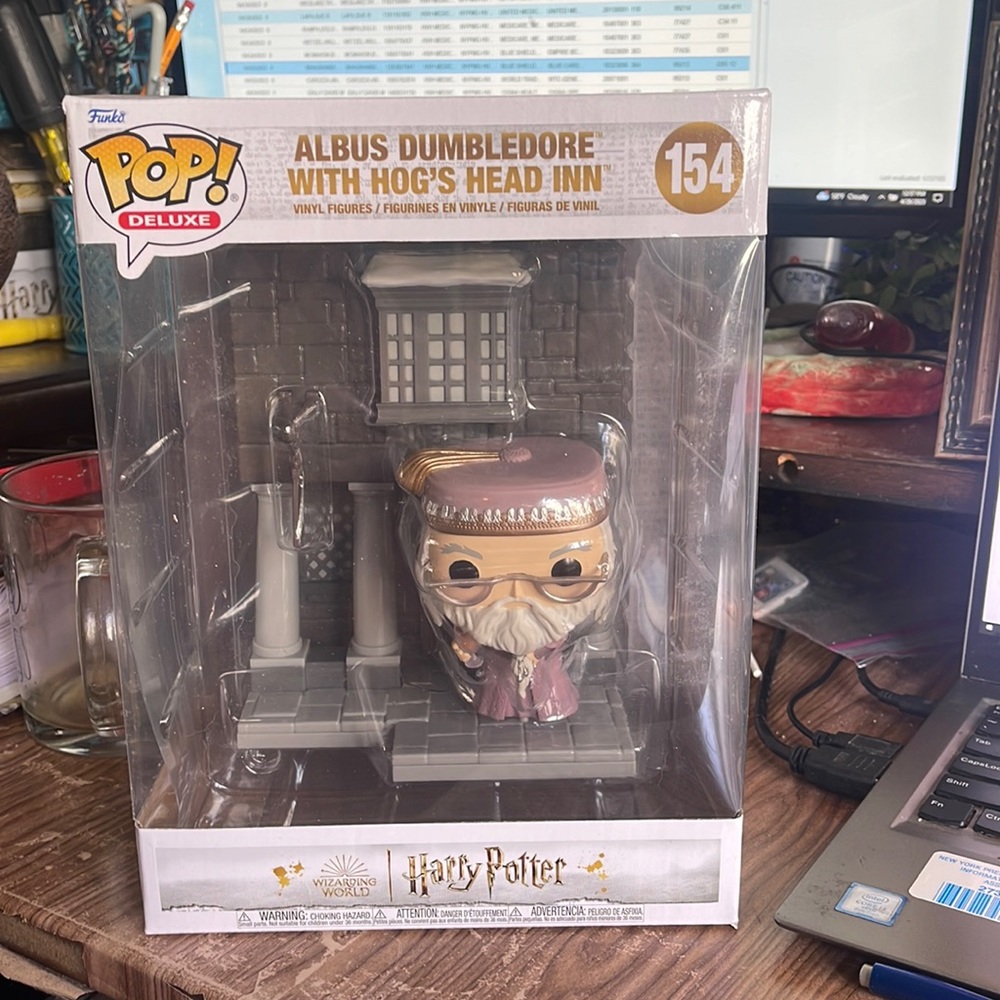 Funko Pop  Dumbledore with Hogs head inn